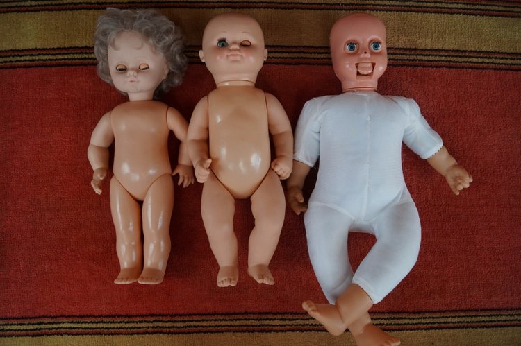 Вторая июльская выписка. Лечение глазок: отсутствие радужки, косоглазие. На лечении была ГДРочка. Голова+тело= красивая