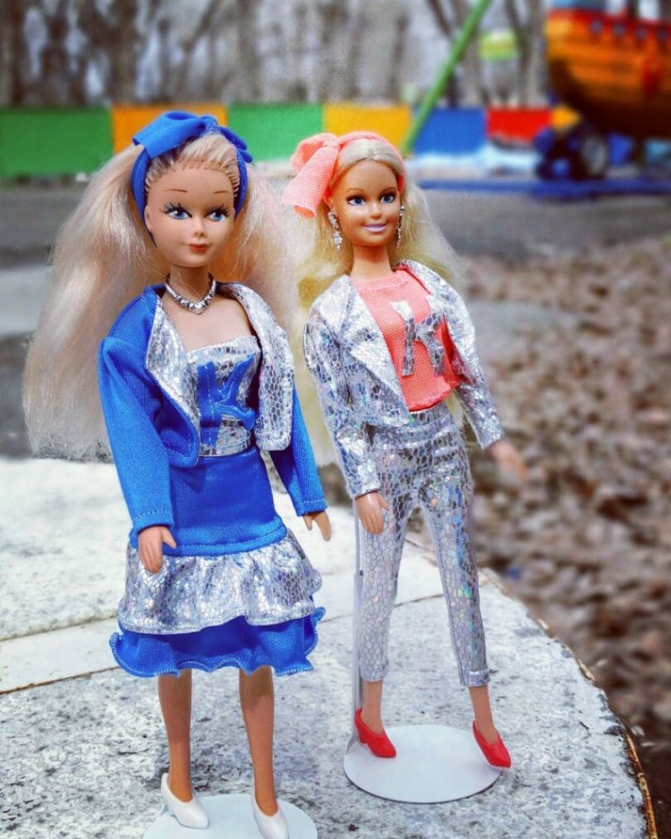 Стиль 90-х для российских кукол