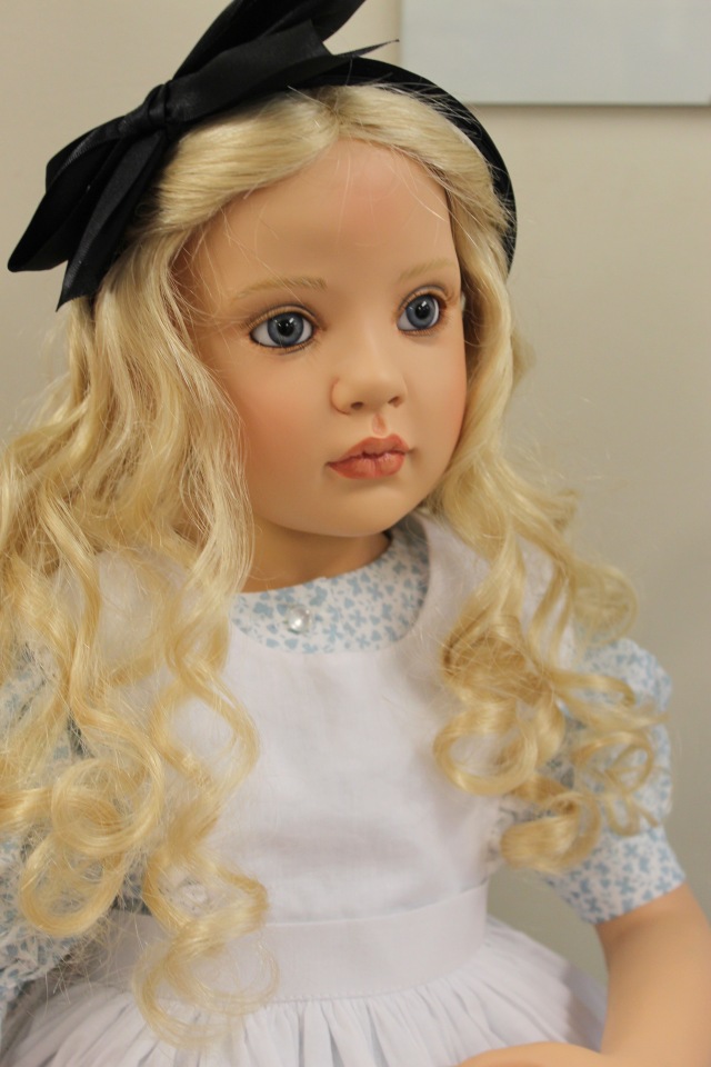 Встреча коллекционеров в магазине. Выбор кукол из новой коллекции Гюнзел. Часть первая - Алиса. ОПРОСНИК