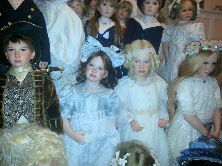 История о том, как я поставила кукол в витрину. Проект "За стеклом"