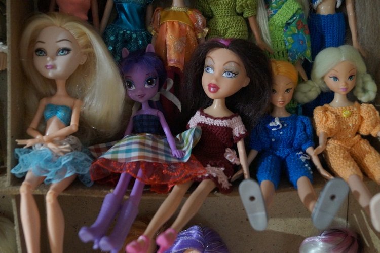 Вторая выписка ноября. Как поставить куклу на ножки, если их нет. Соединяю туловище и голову. У нас и пирамидки лечатся