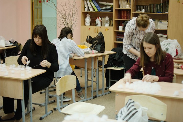 "...мир черно-белый весь разрисуют чудаки!"