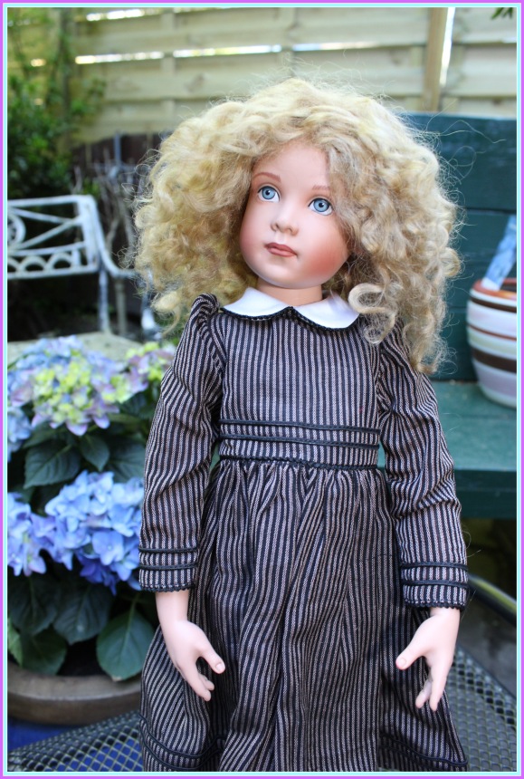 Sonja гуляет в саду. Коллекционная кукла от Helen Kish