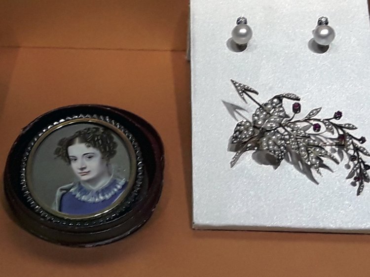 Выставка "Узоры свадьбы кружевной". Зал 1