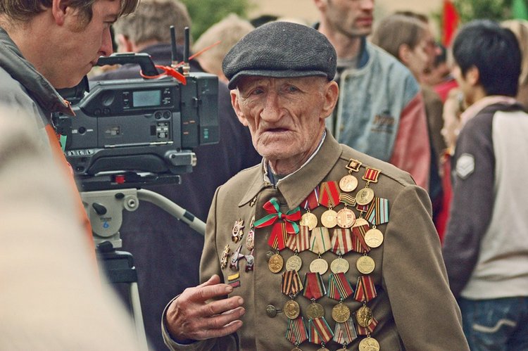 Спасибо Вам за смелость и отвагу, за небо мирное над головой