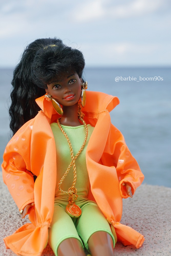 Осеннее лоскутное одеяло: море, футбол, экскаватор и вязаные куклы