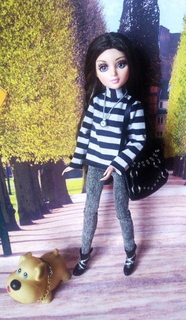 Кукла с красивыми глазами