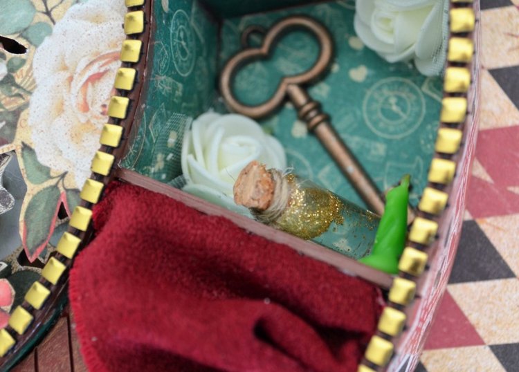 Часы "Моя Алиса" с миниатюрой