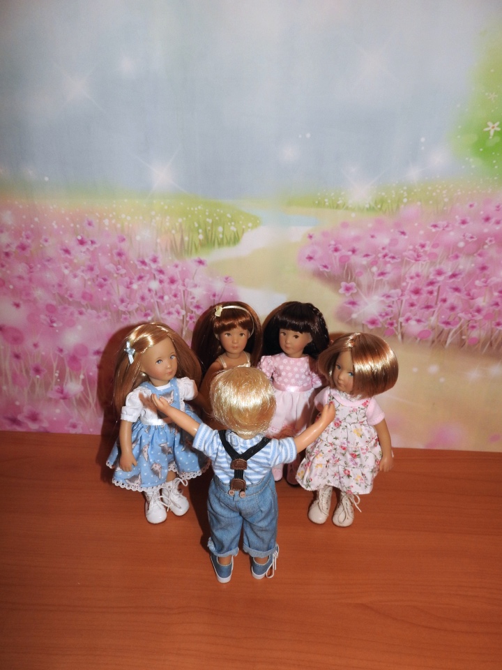 Куколки KIDZ'N'CATS mini и обувочка для них