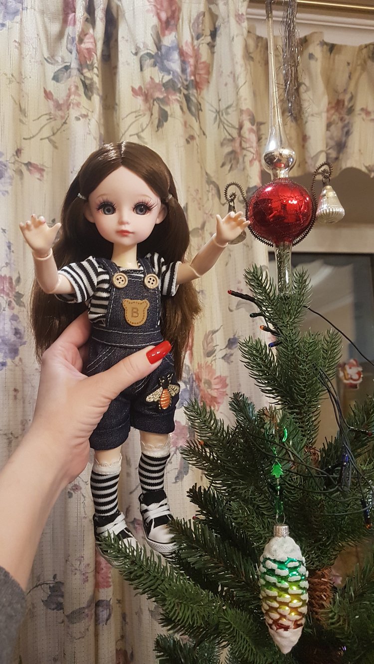Майя и ёлочка №2 — Куклы с Алиэкспресс (Aliexpress): Китайские шарнирные