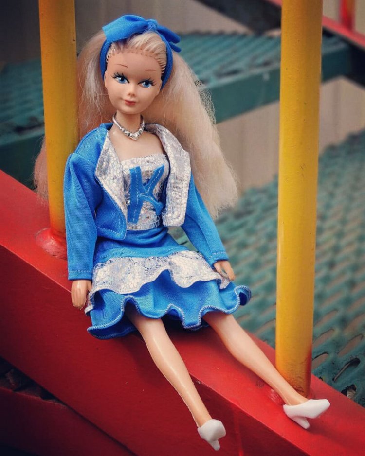 Стиль 90-х для российских кукол