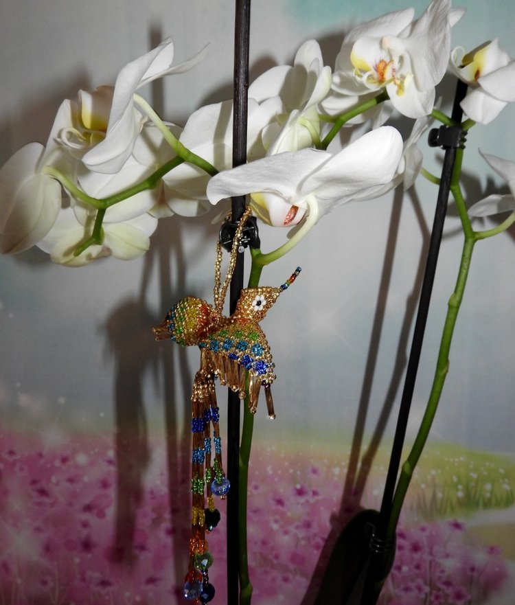 Колибри из бисера — Вышивка крестиком