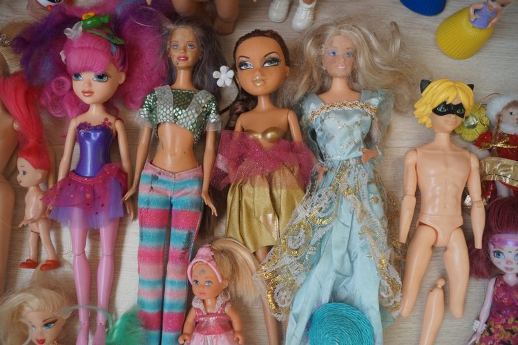 Приехали три посылки, открыла, а их четыре