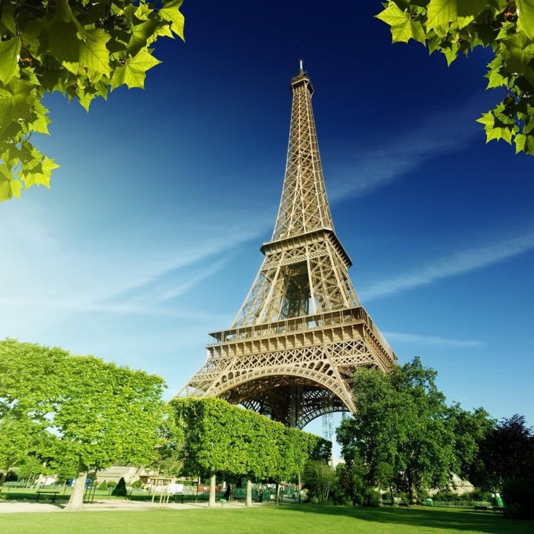 31 марта 1889 г. - состоялось открытие Эйфелевой башни