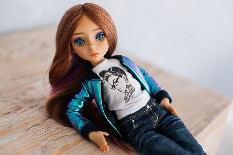 Эмили собрались на Весенний бал кукол