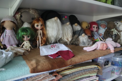 Моя мастерская — Хранение кукол и материалов: организация рабочего места