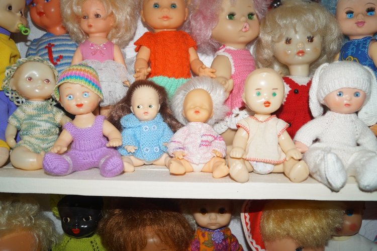 Третья июльская выписка. Вылечила восемь кукол СССР! И всем сшила наряды - за неделю