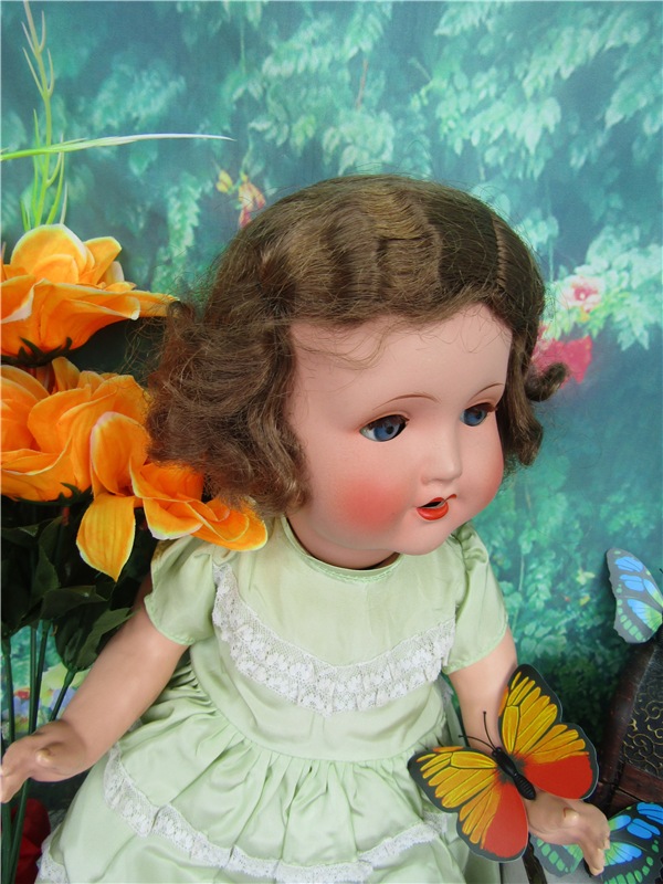 На лесной полянке чудо - на цветочках бантики. Это бабочки расселись, как цветные фантики (фото 3)