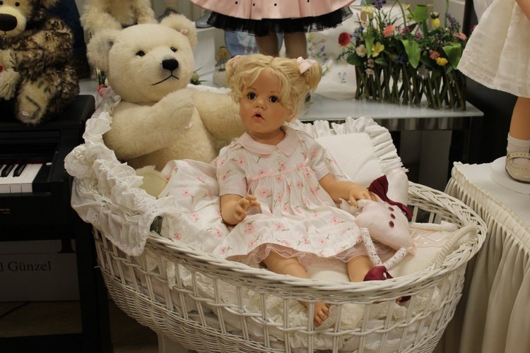 Летняя встреча коллекционеров в магазине кукол. Заключительная часть