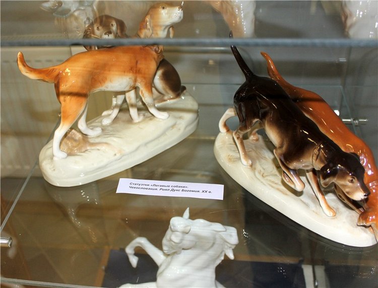 Выставка "Хрупкий мир фарфора", Старицкий краеведческий музей