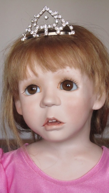 Кукла!!, этот божий одуванчик, проявила некукольный характер