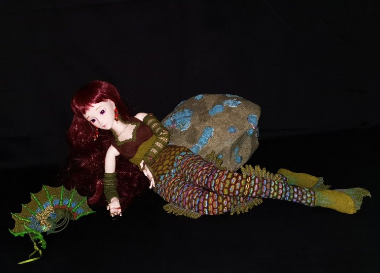 Всё в этом мире связано - даже камни... Русалочка