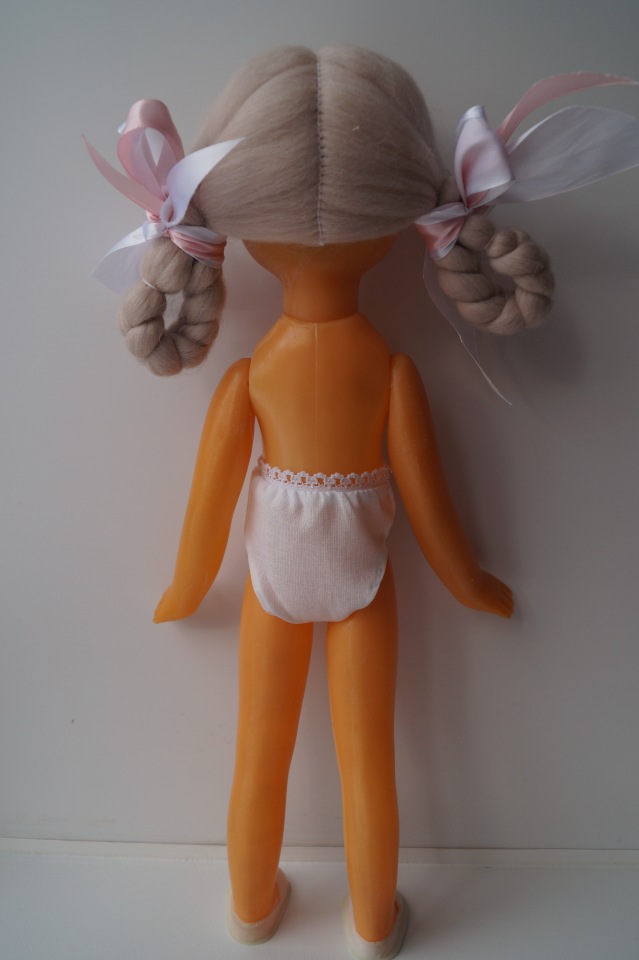 Четвёртая выписка февраля, которой могло не быть. Как заузить отверстие в шее советской куклы, чтобы голова не проваливалась