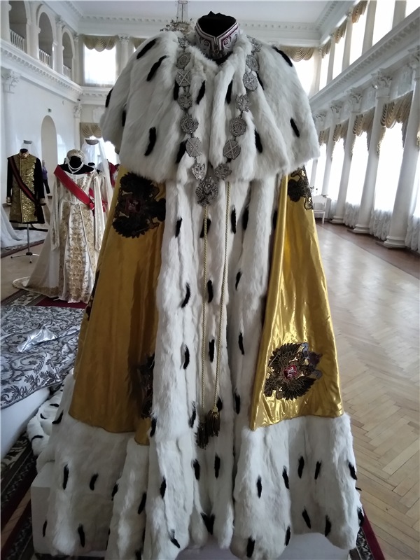 Выставка костюмов к фильму " Матильда" (фото 5)