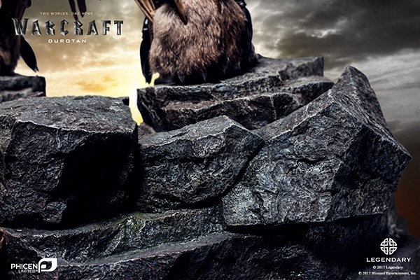 Статуи Дуротана от Phicen из фильма Варкрафт
