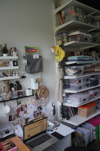 Моя мастерская — Хранение кукол и материалов: организация рабочего места