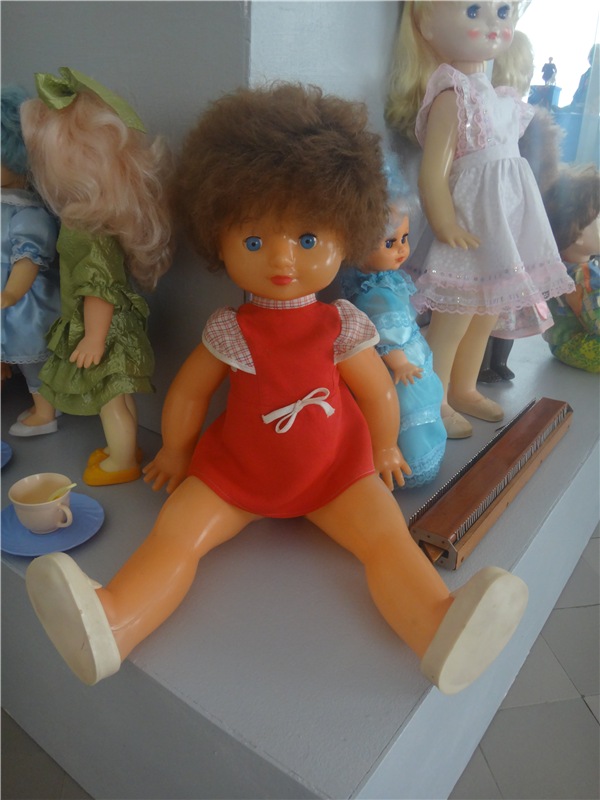 Выставка " Лабиринты кукольной жизни"