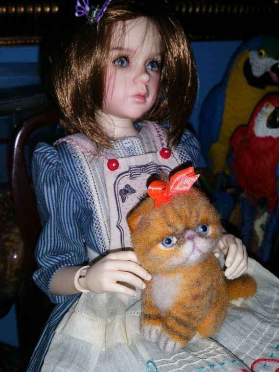 Розочка в образе Алисы. Домашнее видео