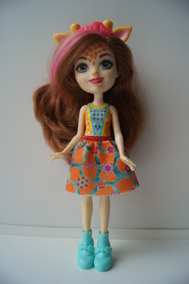 Четвёртая июльская выписка. Поломка шеи Энчантималс. Новые реснички двум пациентам. Как обуздать непослушные волосы