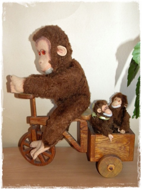 А во что играют ваши куклы, мишки? Часть 2