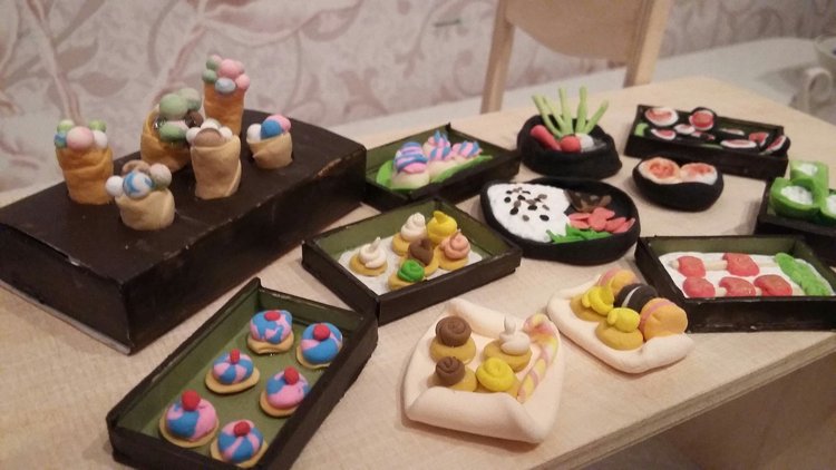 Слепила из того, что было. Кукольная еда из самозастывайки. Бенто