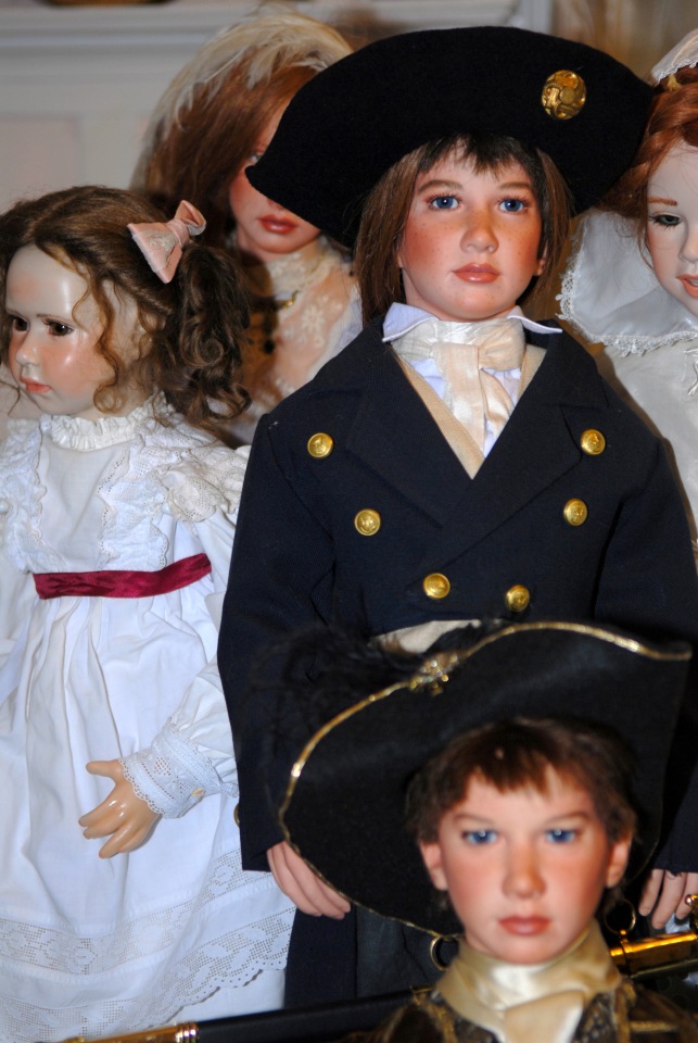 История о том, как я поставила кукол в витрину. Проект "За стеклом"