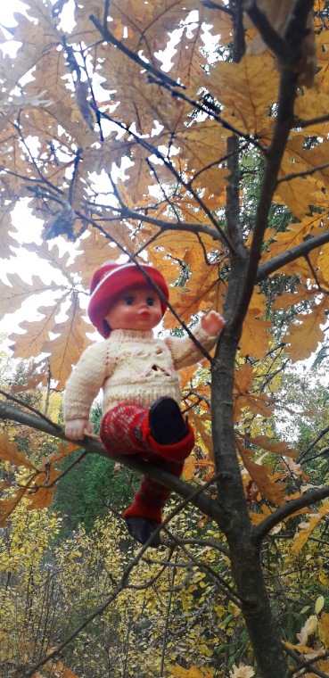 Ася и Ванюша машут ручками вслед Осени (фото 2)