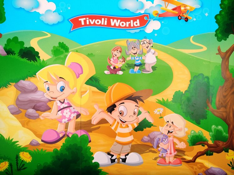 Тайна моего имени. Часть девятая. Испания, Бенальмадена, Парк Тиволи. Лесли путает все планы