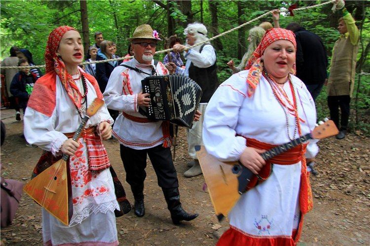 "Троицкие гуляния" в Василёво, 2018 год, продолжение. Архитектурно-этнографический музей под открытым небом. Василёво (фото