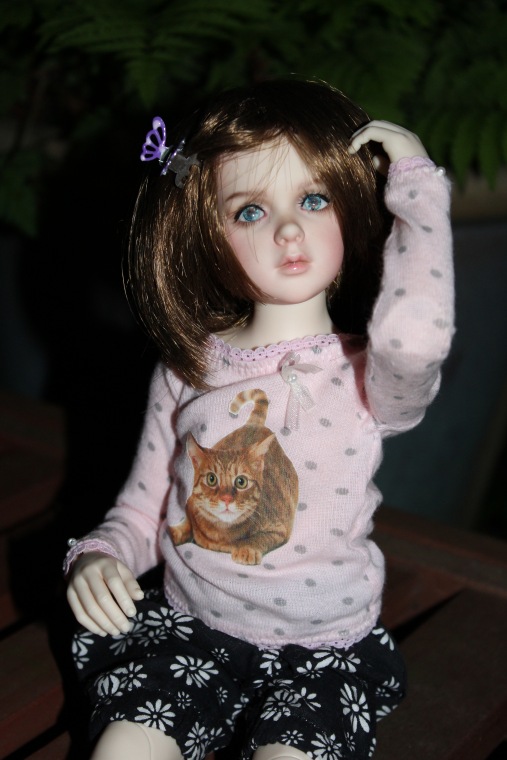 Вечерний сад. Розочка в пижамке