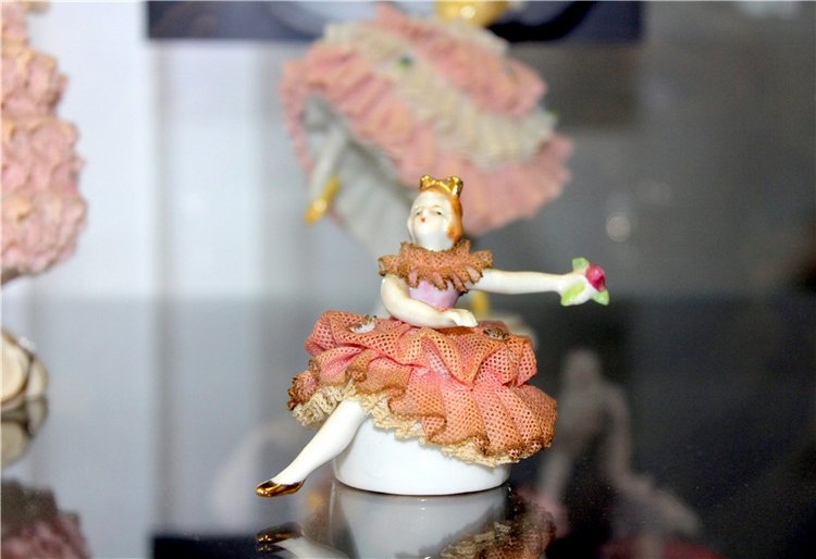 Выставка "Хрупкий мир фарфора", Старицкий краеведческий музей