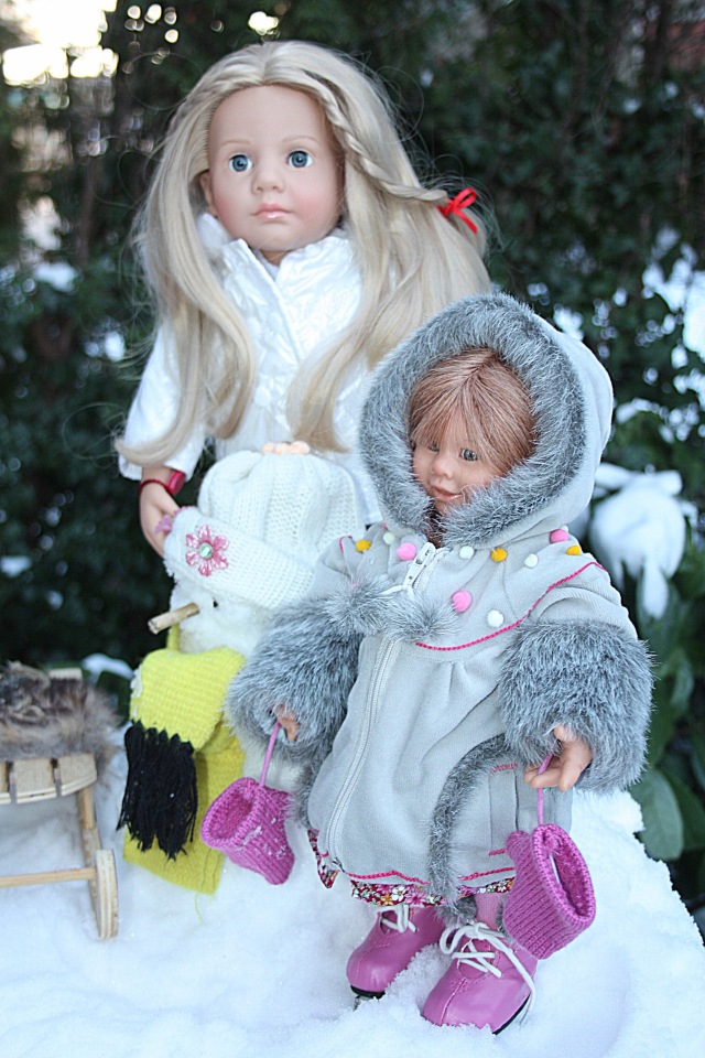 Снежные забавы Кети и Рози. Провожаем зиму