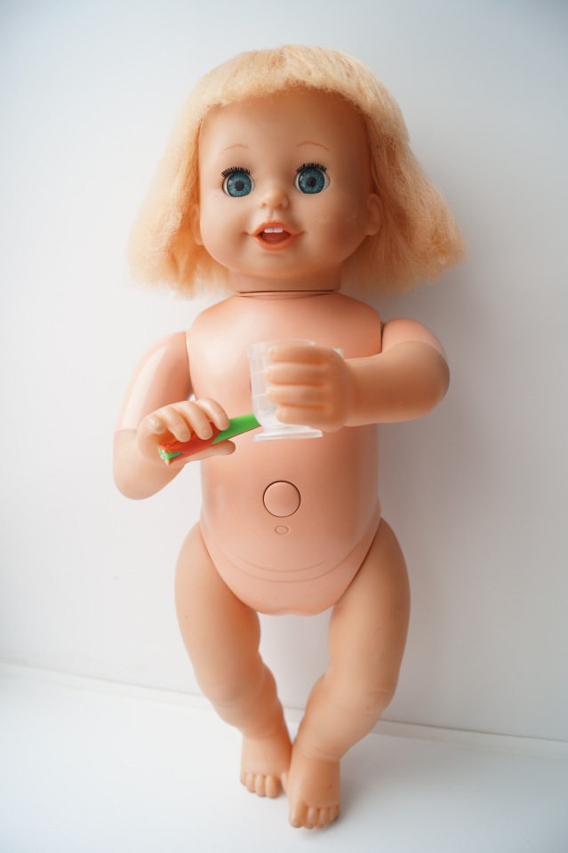 Третья выписка февраля. Сложная пациентка получила помощь нейрохирурга, бегемот Тотоша снова ловит шарики, лепка стоп +