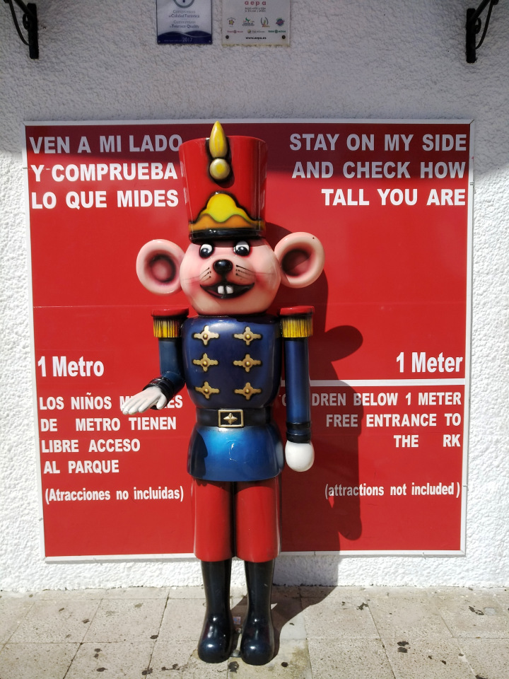 Тайна моего имени. Часть девятая. Испания, Бенальмадена, Парк Тиволи. Лесли путает все планы (фото 7)