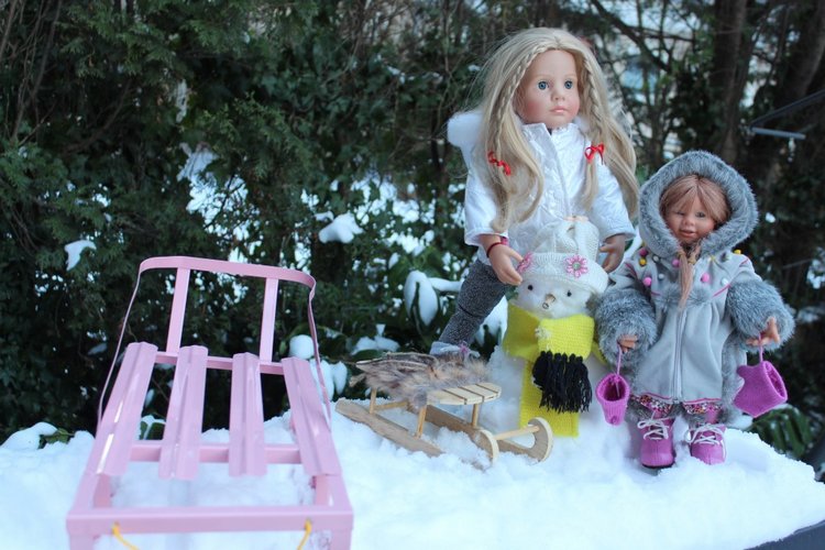 Снежные забавы Кети и Рози. Провожаем зиму