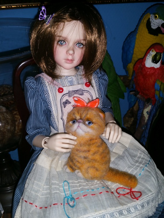 Розочка в образе Алисы. Домашнее видео