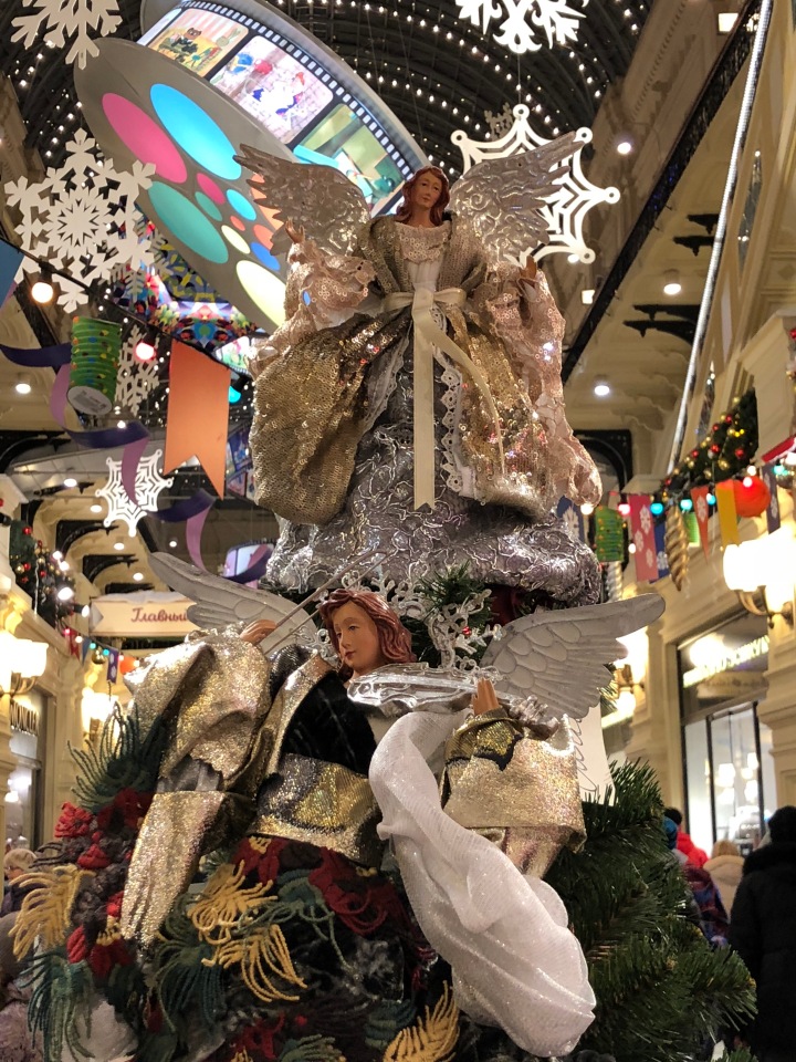 Москва предновогодняя... выставка новогодних елок в ГУМе - очень красиво