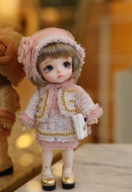 Релиз Salon De Lati в формате Lati Yellow от Latidoll