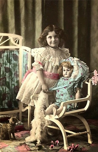 Мгновения жизни застывшие в фото или девочки другой эпохи