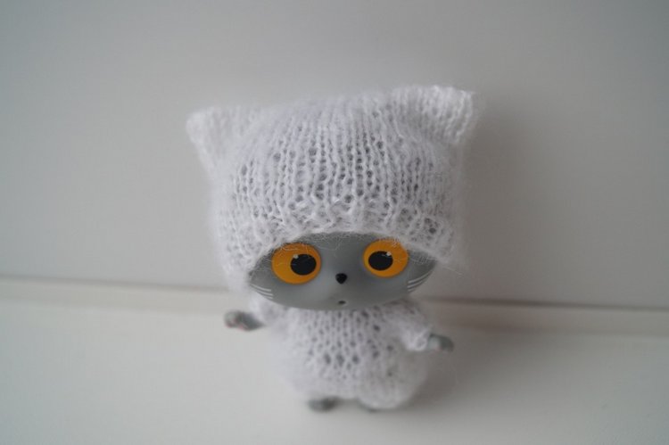 Связала милые одежки для мини Басика и Лили (фото 6)